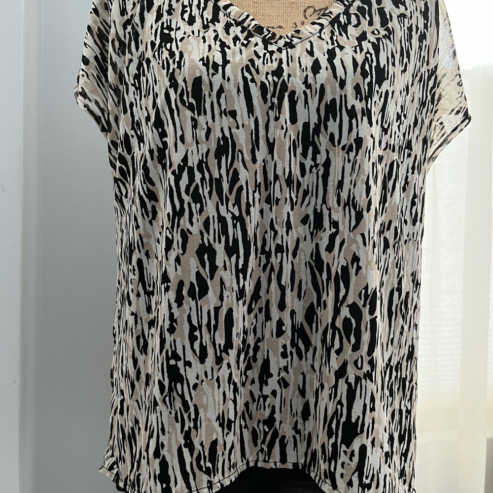 Dana Buchman top/blouse